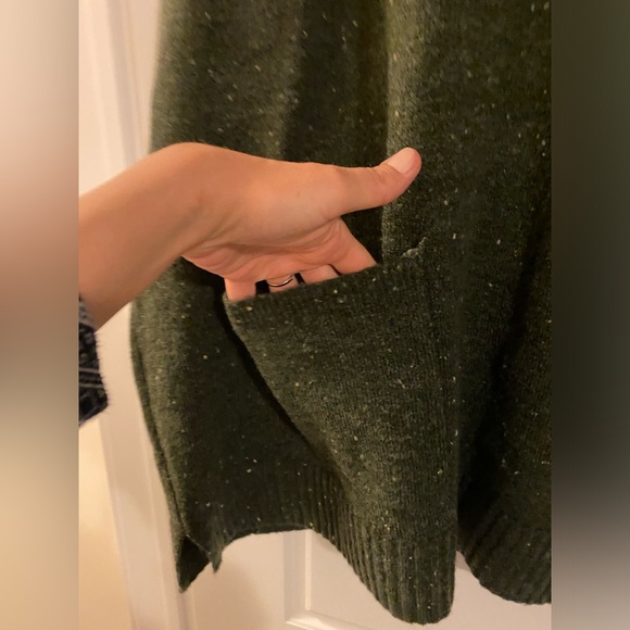 BNWT Reitmens L-XL woman’s green sweater vest - Picture 3 of 5
